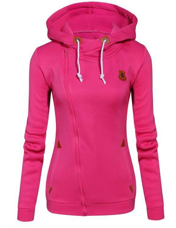 Pullover aus Fleece mit einfarbigem Design und schrägem, unregelmäßigem Reißverschluss. - Modefluss