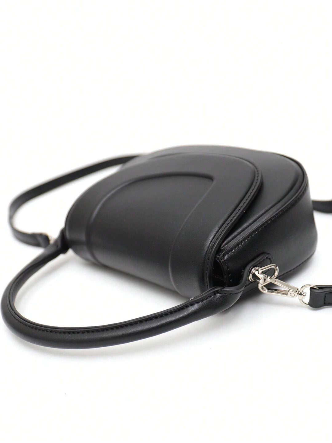 Ava™ – Stilvolle minimalistische Designer-Satteltaschen