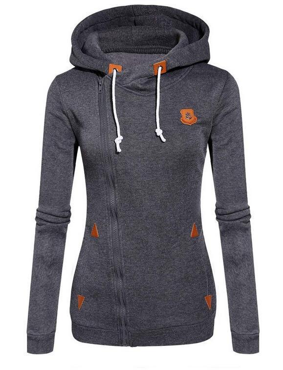 Pullover aus Fleece mit einfarbigem Design und schrägem, unregelmäßigem Reißverschluss. - Modefluss