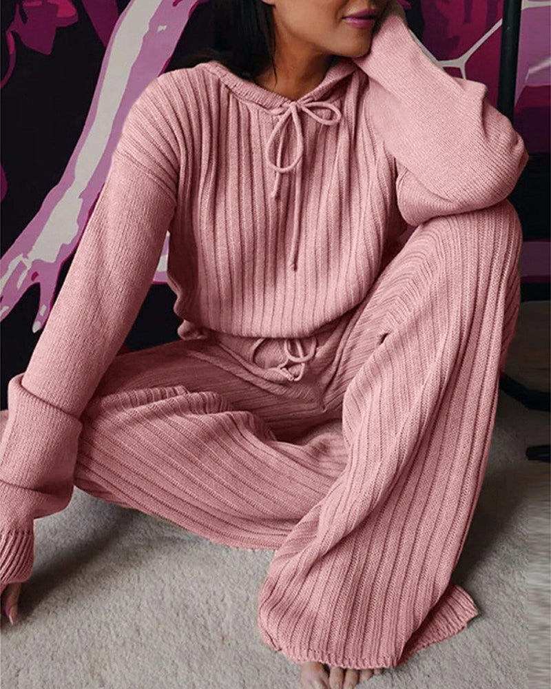 Warmer stylischer Pyjama-Anzug mit Kapuze - Modefluss