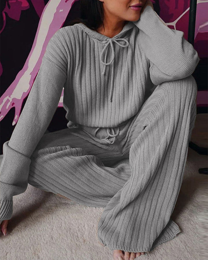 Warmer stylischer Pyjama-Anzug mit Kapuze - Modefluss