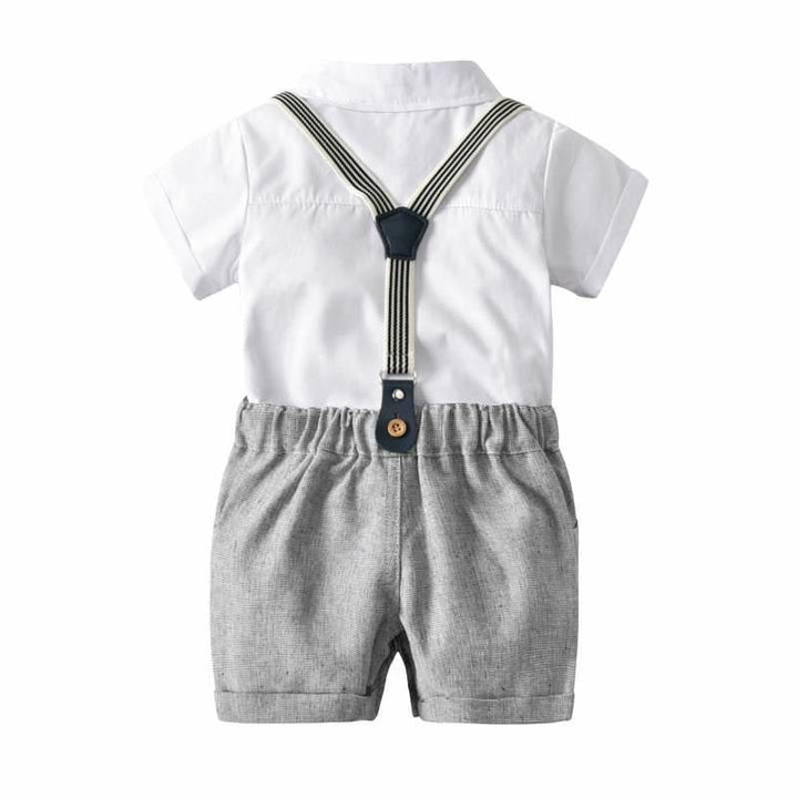 Eleganter Baby Romper Set – Weißer Kurzarm-Strampler mit grauen Shorts & Fliege | Baumwolle, Europäischer Stil - Modefluss