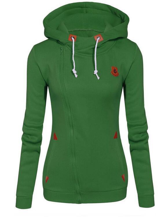 Pullover aus Fleece mit einfarbigem Design und schrägem, unregelmäßigem Reißverschluss. - Modefluss