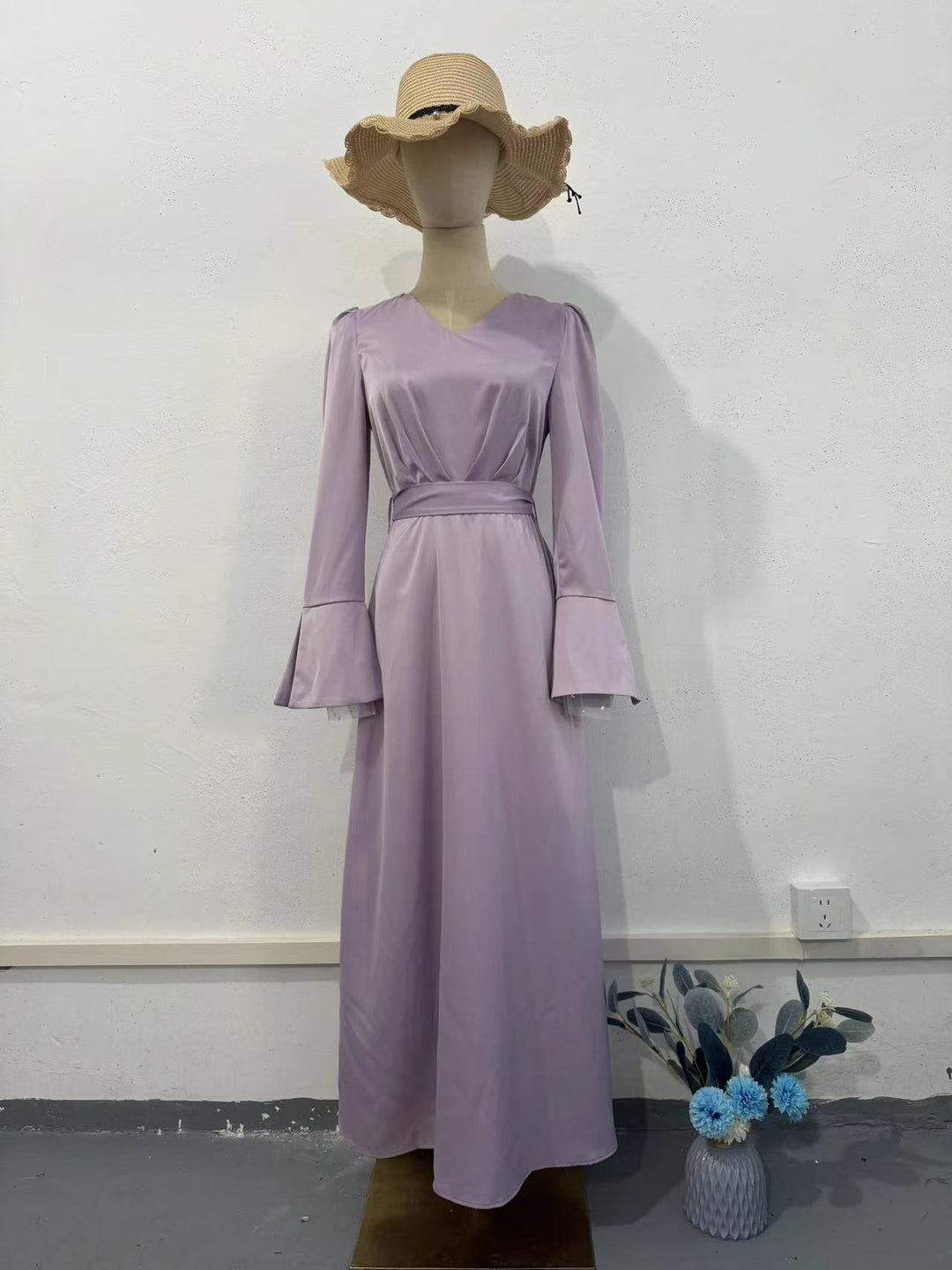 Retro V-neck Puff Sleeve Long Tie Waist-controlled Long Sleeves Dress - Modefluss