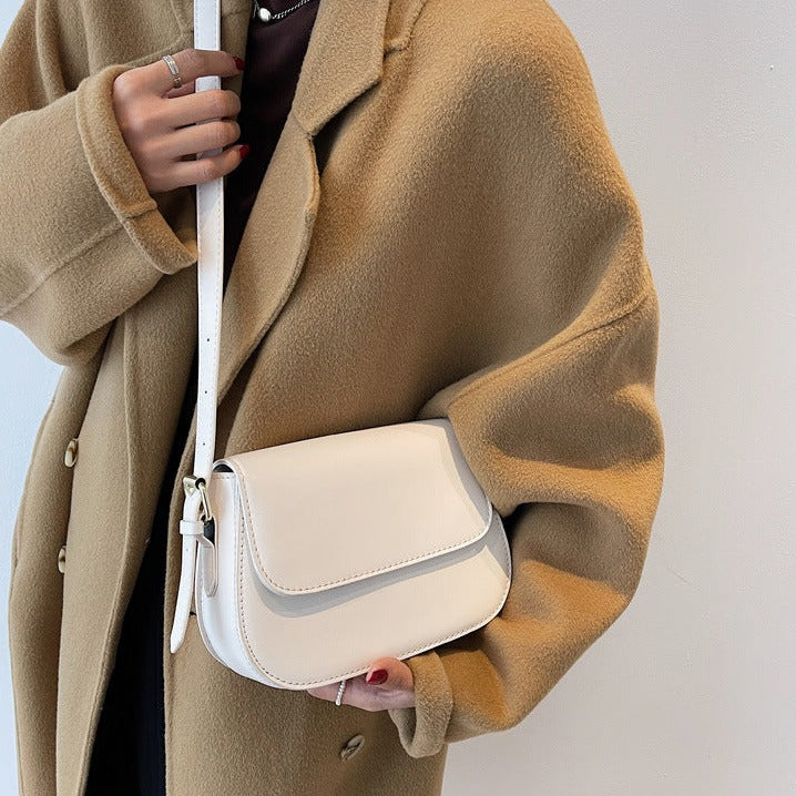 Nina™ - Handgefertigte stilvolle Umhängetasche aus Leder - Modefluss