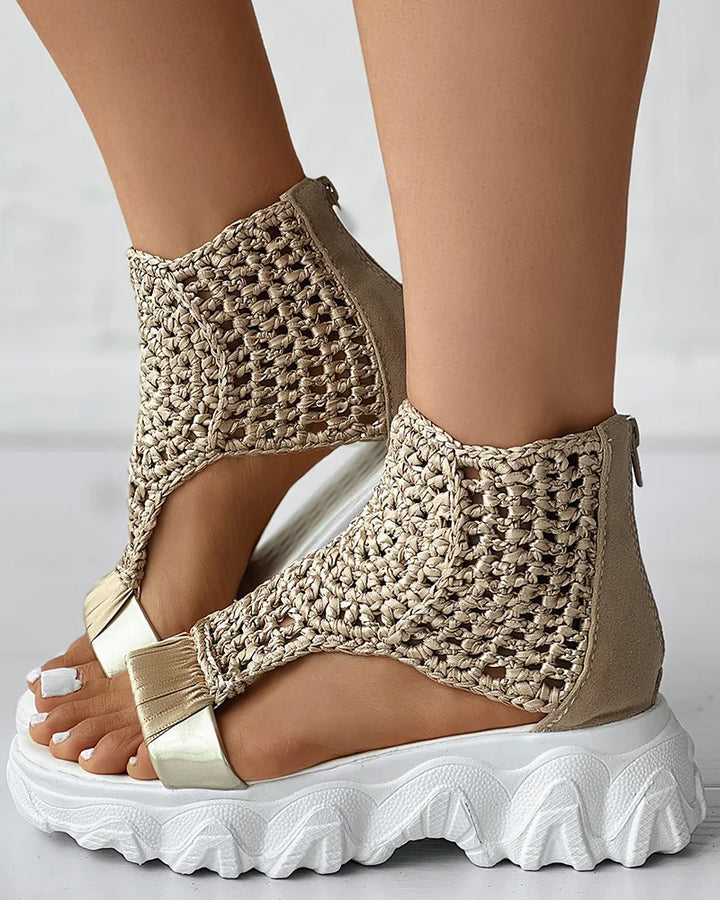 Luna – Gestrickte orthopädische Sandalen mit handgefertigten Details