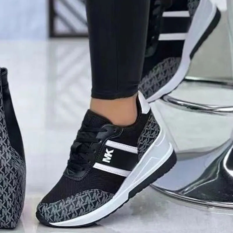 MK – Stylische Ledersneaker