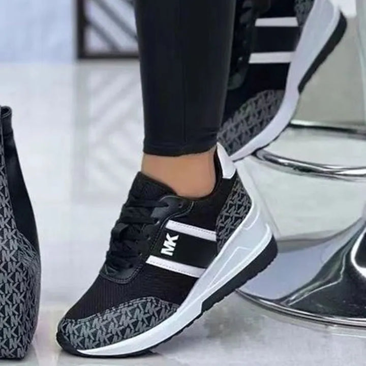 MK – Stylische Ledersneaker