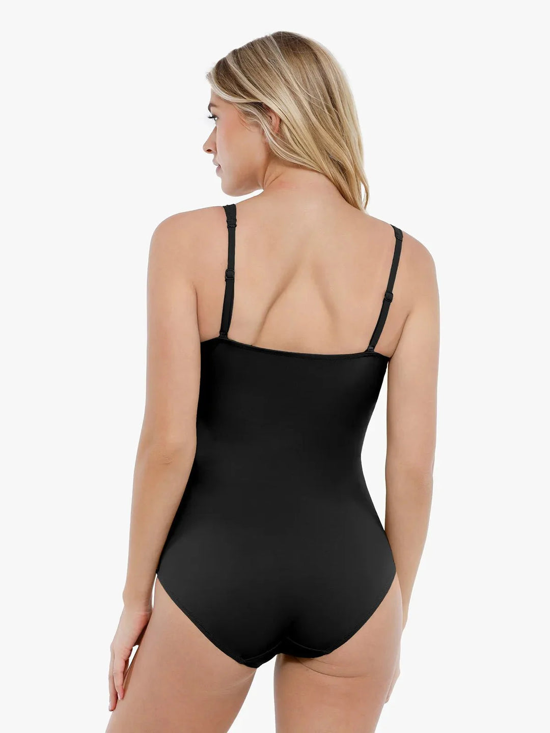 Maillot de bain sculptant à fronces et torsadé sur le devant