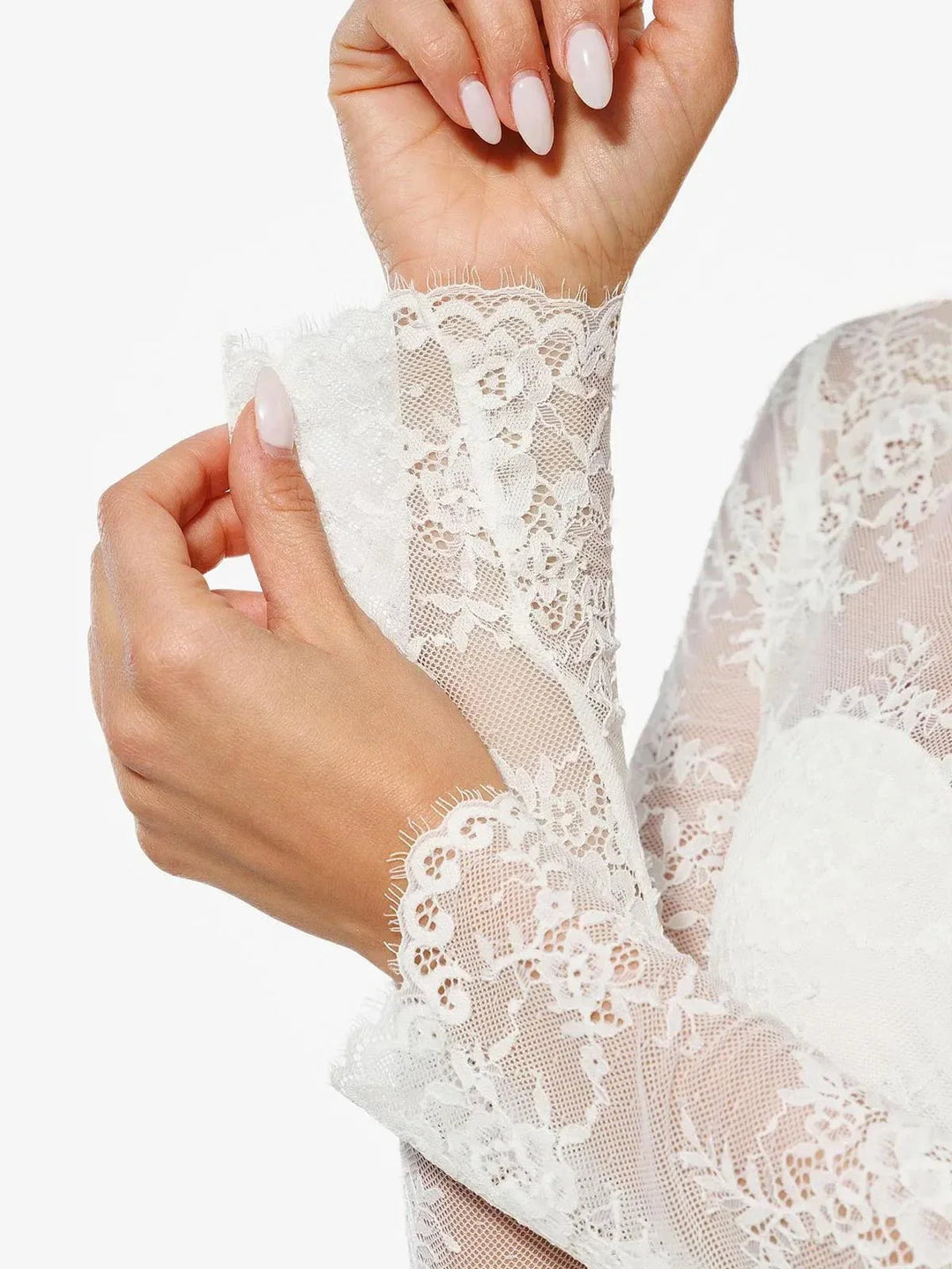 Shapewear Mock Neck Long Sleeve Floral Lace Bodysuit - Modefluss